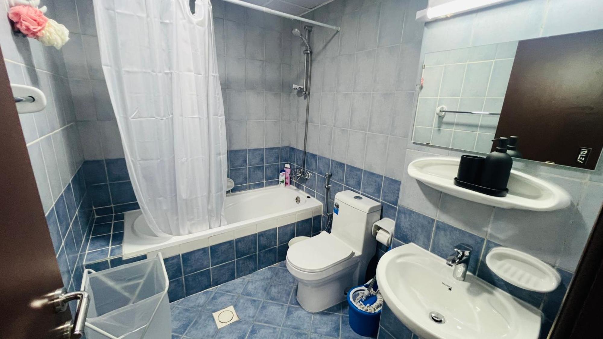 Apartment France Cluster International - Spacious Bright Furnished Dubai