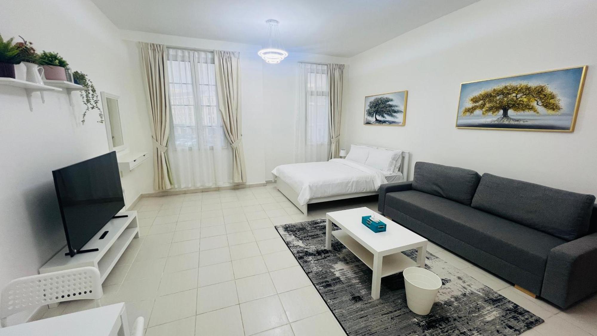 France Cluster International - Spacious Bright Furnished Apartment Dubai